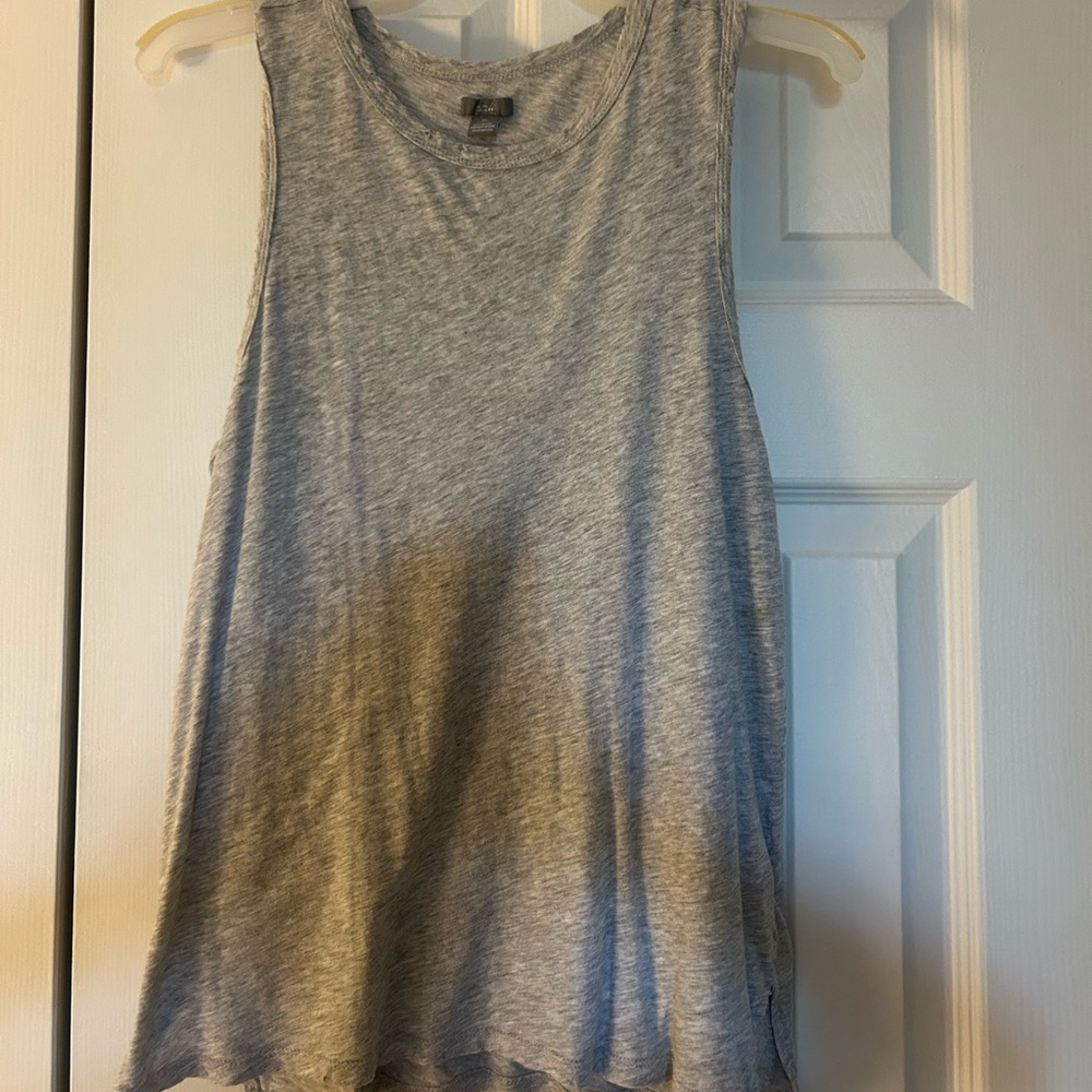 Light gray Aerie tank!